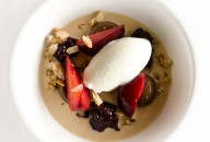Zuppa di Pinoli, Croccante, Susine e Gelato allo Yogurt