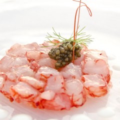 Tartare di gamberi rossi, caviale Amur e panna acida