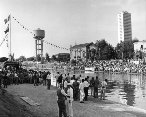 Nella Dolce Vita di Cesenatico . . . i Delfini - archivio Nanni